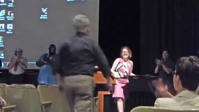 Dr. Scott Walters Wins Teaching Award